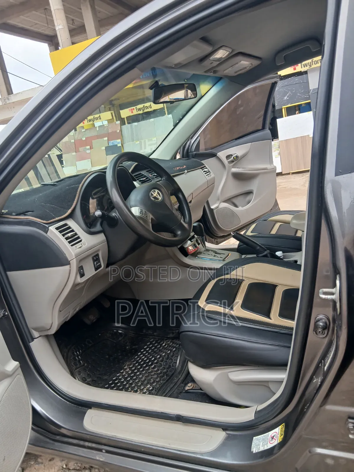 Toyota Corolla LE Special Edition 4dr Sedan (1.8L 4cyl 4A) 2013 Gray
