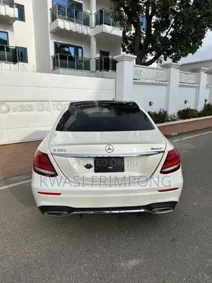 Mercedes-Benz E300 2019 White