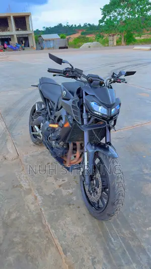Yamaha 2021 Black