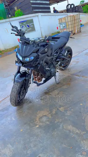 Yamaha 2021 Black