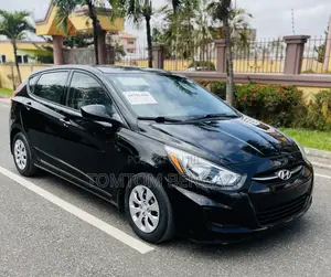 Hyundai Accent SE Hatchback 2016 Black