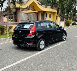 Hyundai Accent SE Hatchback 2016 Black