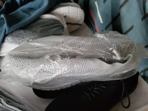 SShkes and Training Sneakers