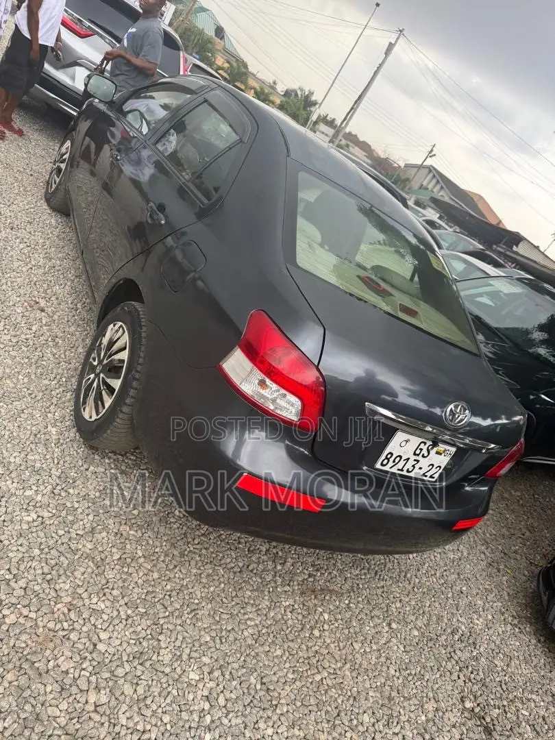 Toyota Belta 2010 Gray