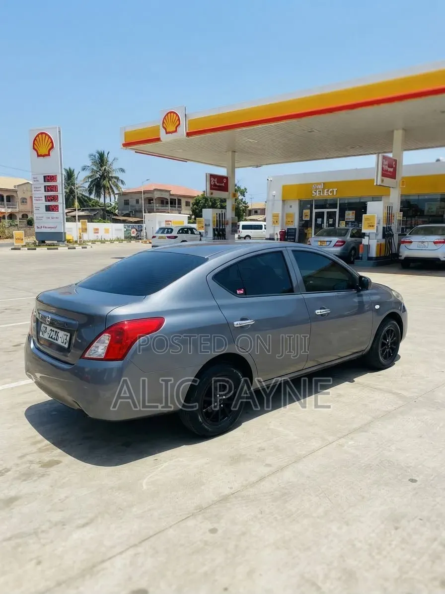 Nissan Almera 2013 Silver