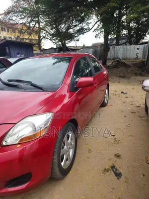 Toyota Yaris 2010 Red