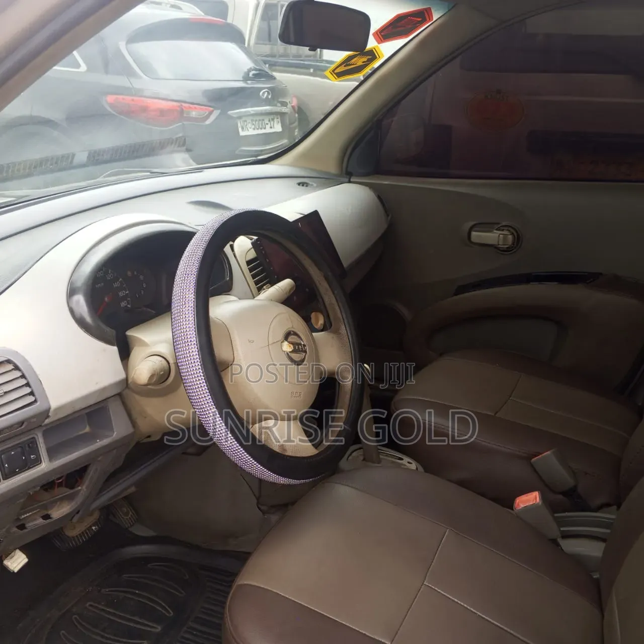 Nissan Pick-Up 2011 Brown