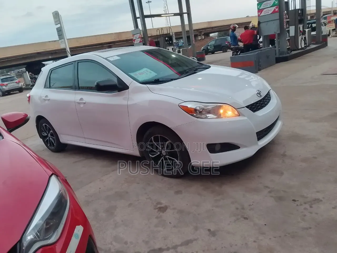 Toyota Matrix 2014 White