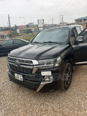 Toyota Land Cruiser 5.7 V8 2015 Black