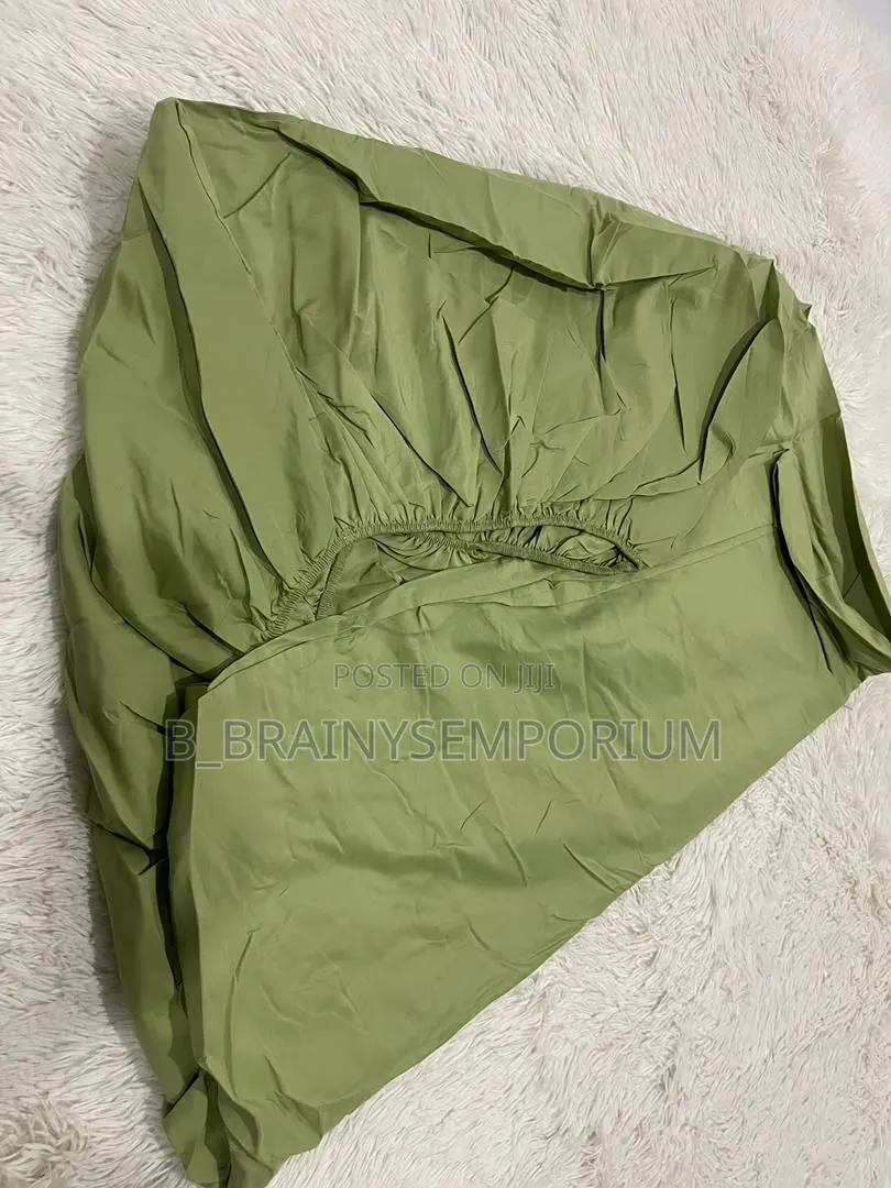 Lemon Greem Fitted Bedsheet for Double Bed + 4 Pillow Cases