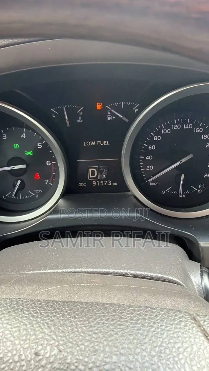 Toyota Land Cruiser 5.7 V8 2015 Black