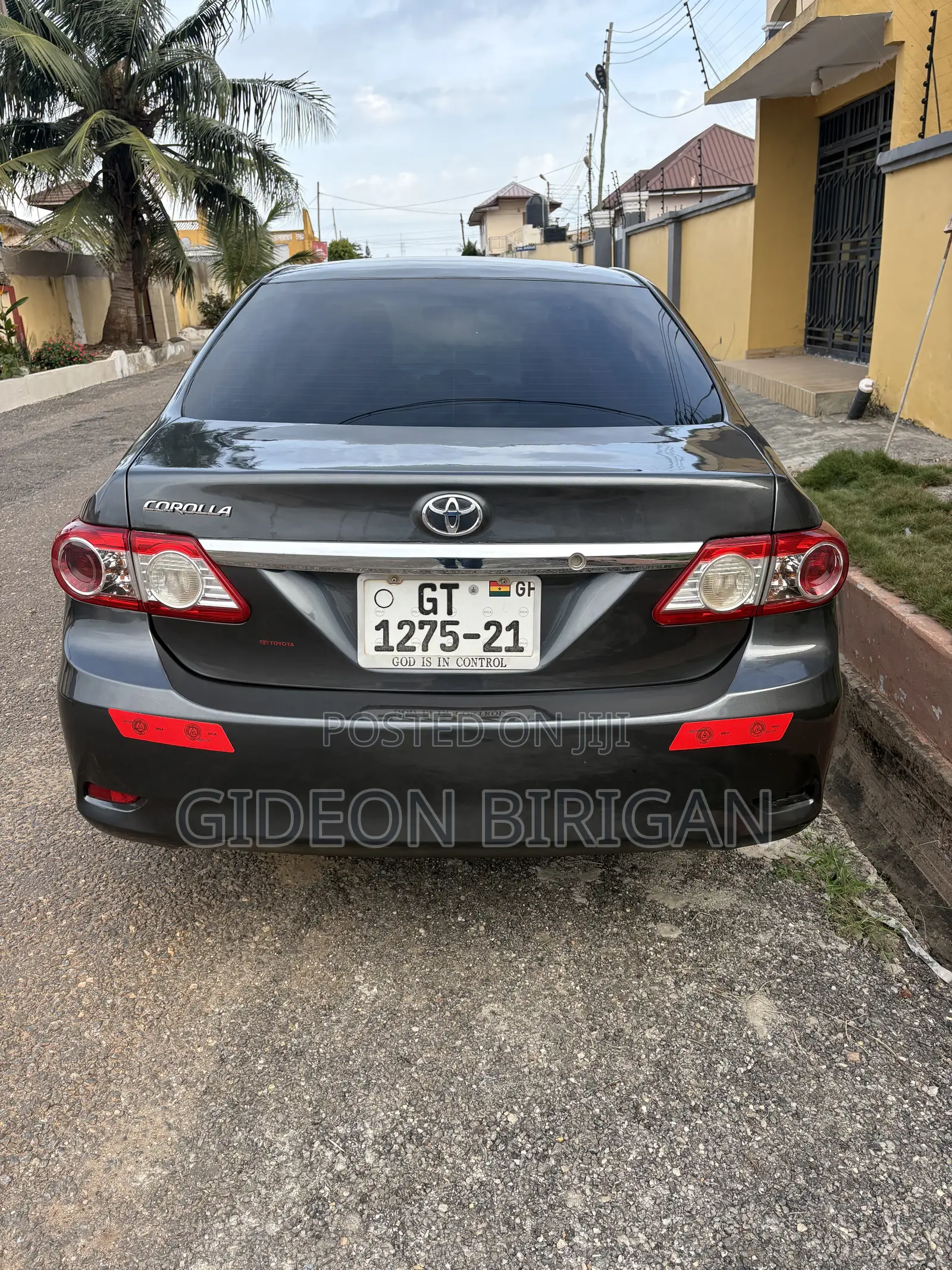 Toyota Corolla LE 4dr Sedan (1.8L 4cyl 4A) 2013 Gray