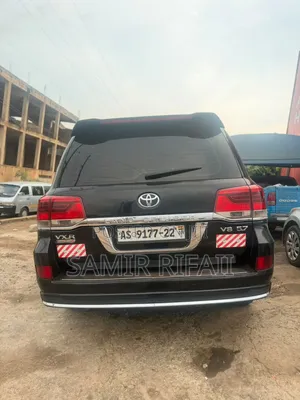 Toyota Land Cruiser 5.7 V8 2015 Black