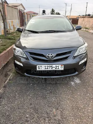 Toyota Corolla LE 4dr Sedan (1.8L 4cyl 4A) 2013 Gray
