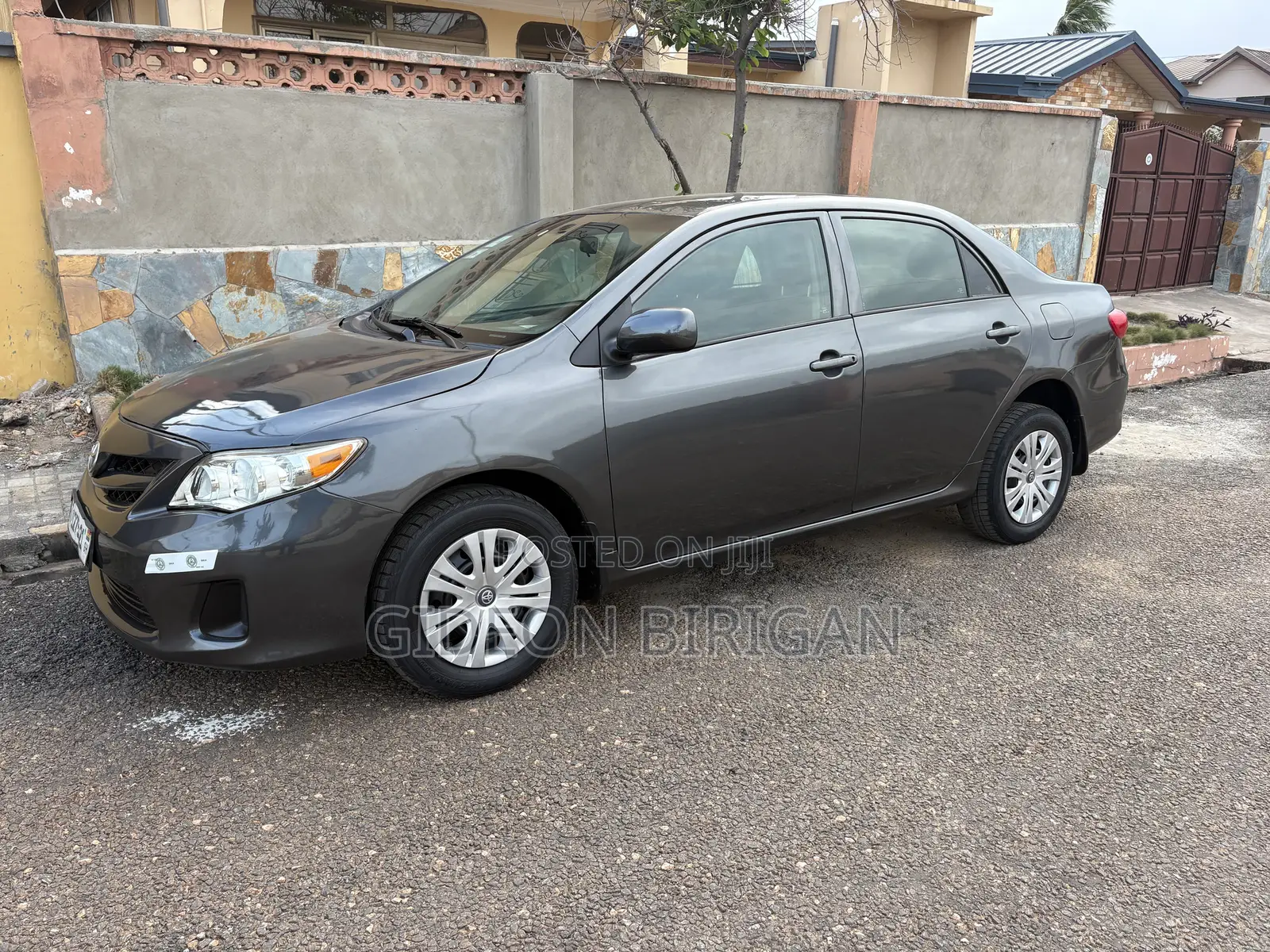 Toyota Corolla LE 4dr Sedan (1.8L 4cyl 4A) 2013 Gray