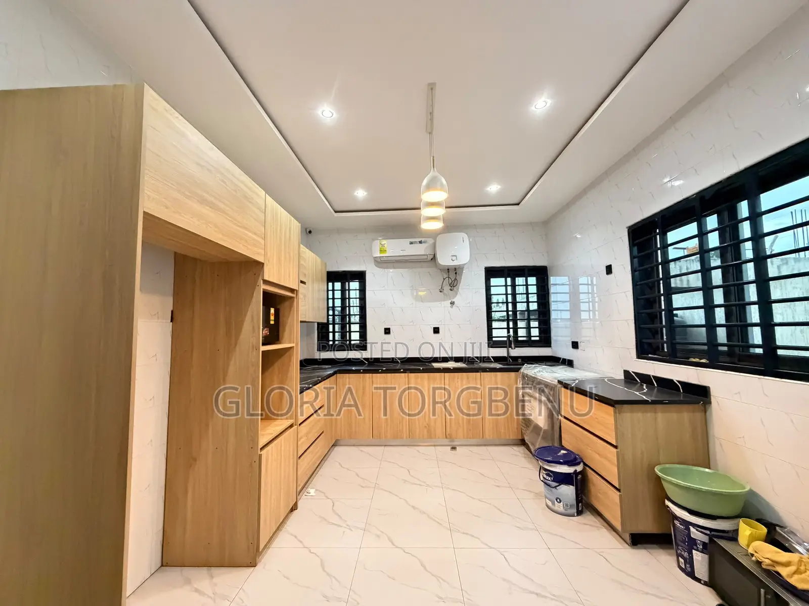 4bdrm Apartment in Ashaley Botwe for rent