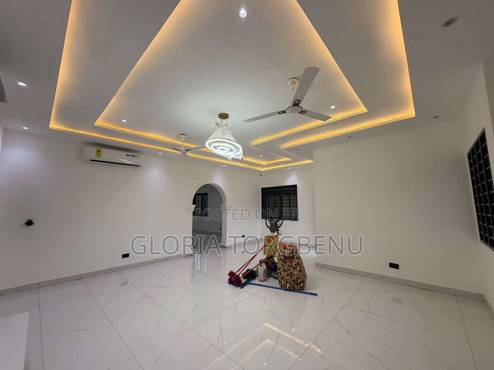 4bdrm Apartment in Ashaley Botwe for rent