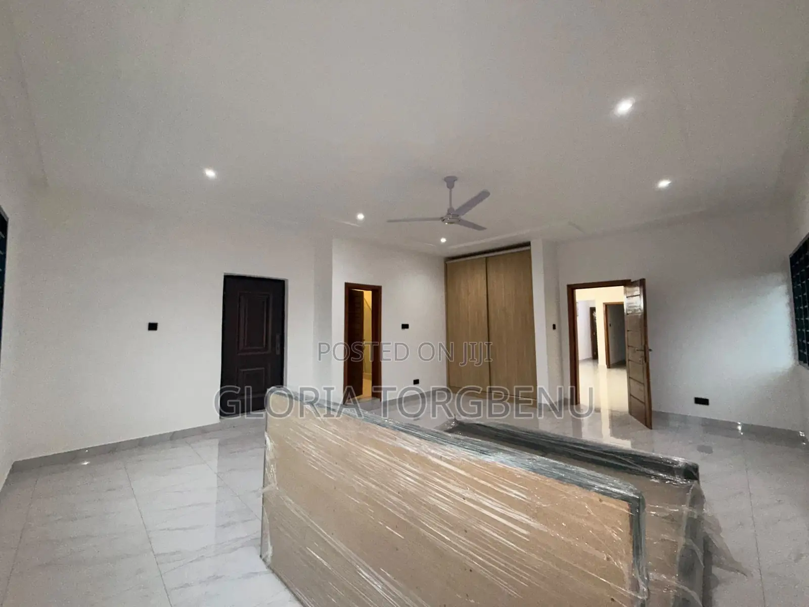 4bdrm Apartment in Ashaley Botwe for rent