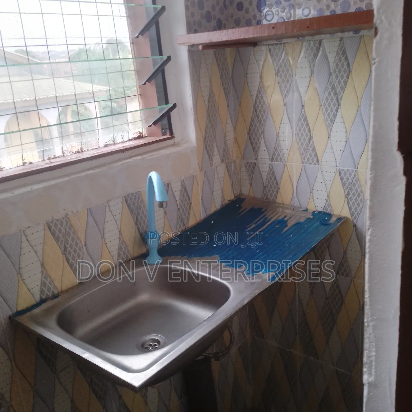 Mini Flat in Don V Enterprise, Ashomang Estate for rent