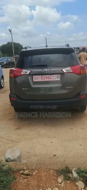 Toyota RAV4 Limited 4dr SUV (2.5L 4cyl 6A) 2015 Gray