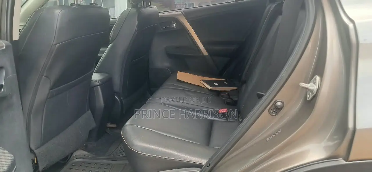 Toyota RAV4 Limited 4dr SUV (2.5L 4cyl 6A) 2015 Gray