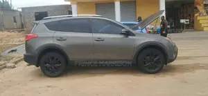 Toyota RAV4 Limited 4dr SUV (2.5L 4cyl 6A) 2015 Gray