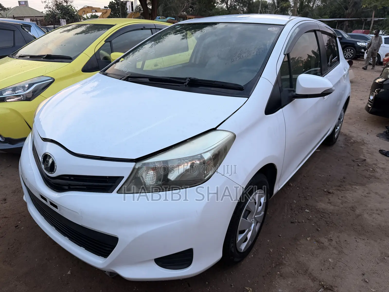 Toyota Vitz 1.3 FWD 5dr 2012 White