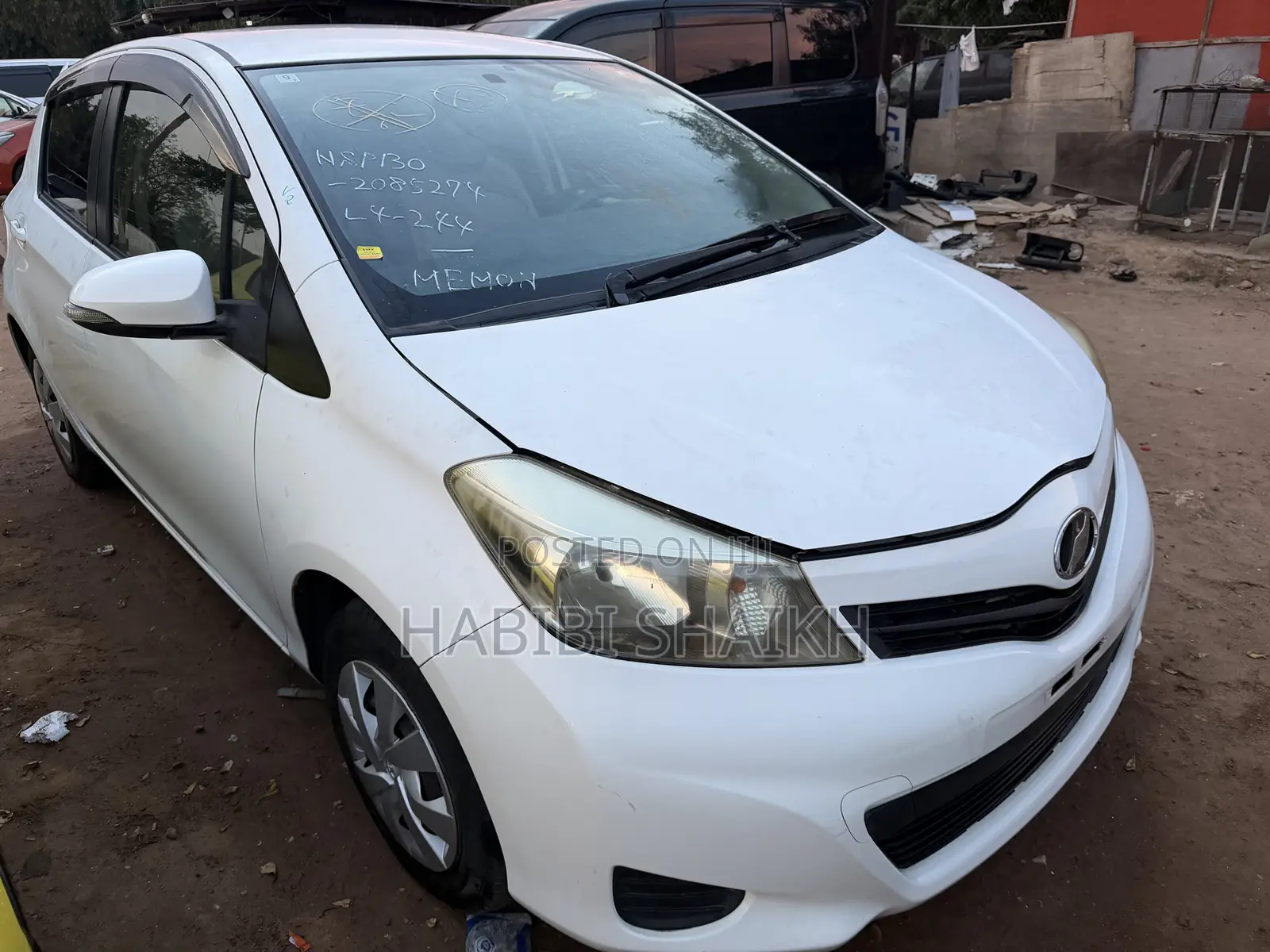 Toyota Vitz 1.3 FWD 5dr 2012 White