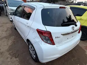 Toyota Vitz 1.3 FWD 5dr 2012 White
