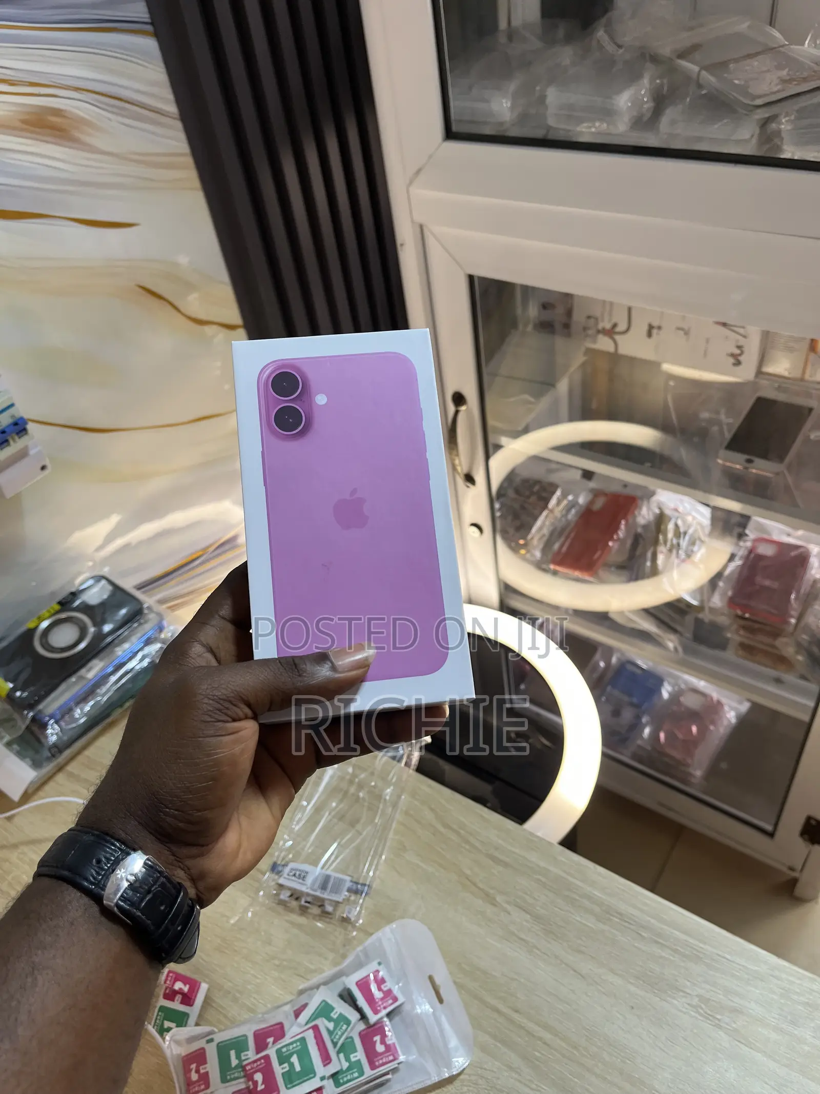 New Apple iPhone 16 128 GB Pink