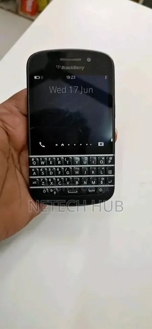 New BlackBerry Q10 16 GB Black