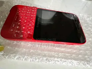 New BlackBerry Q10 16 GB Red