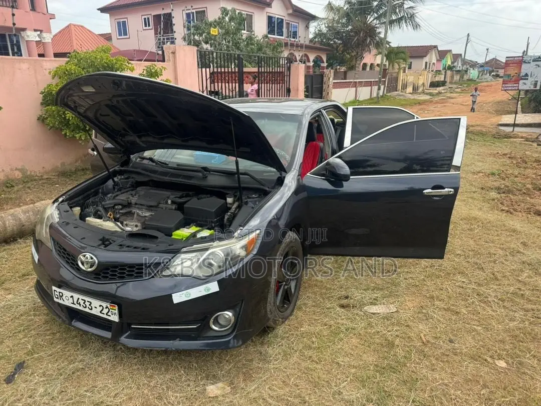 Toyota Camry LE 4dr Sedan (2.5L 4cyl 6A) 2014 Black