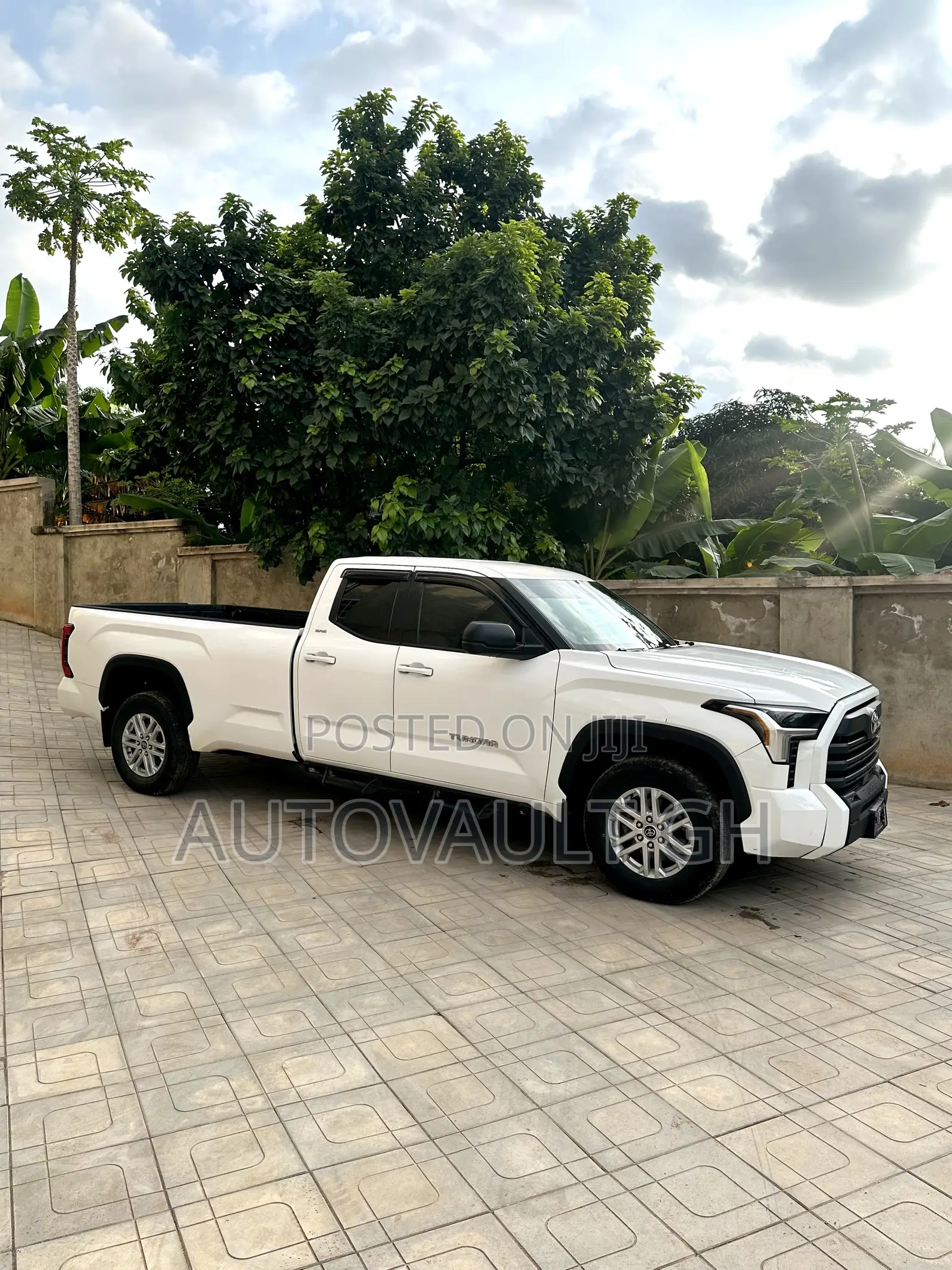 Toyota Tundra SR5 Double Cab 8.1' Bed 2023 White
