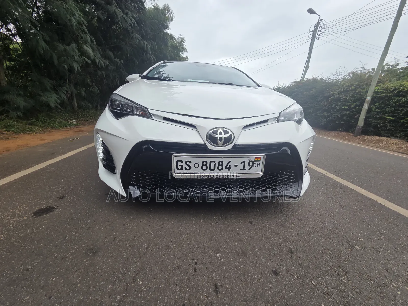 Toyota Corolla SE (1.8L 4cyl 6M) 2018 White