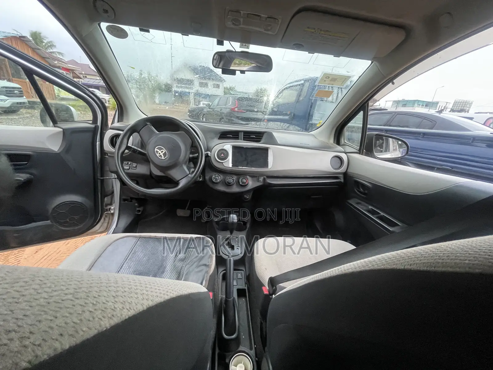 Toyota Vitz 2012 Silver