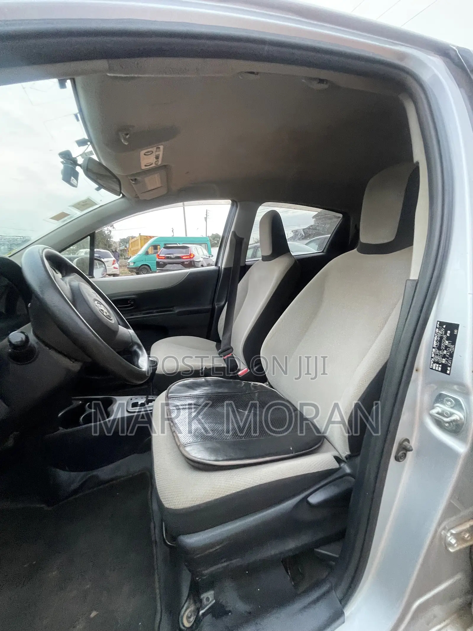 Toyota Vitz 2012 Silver