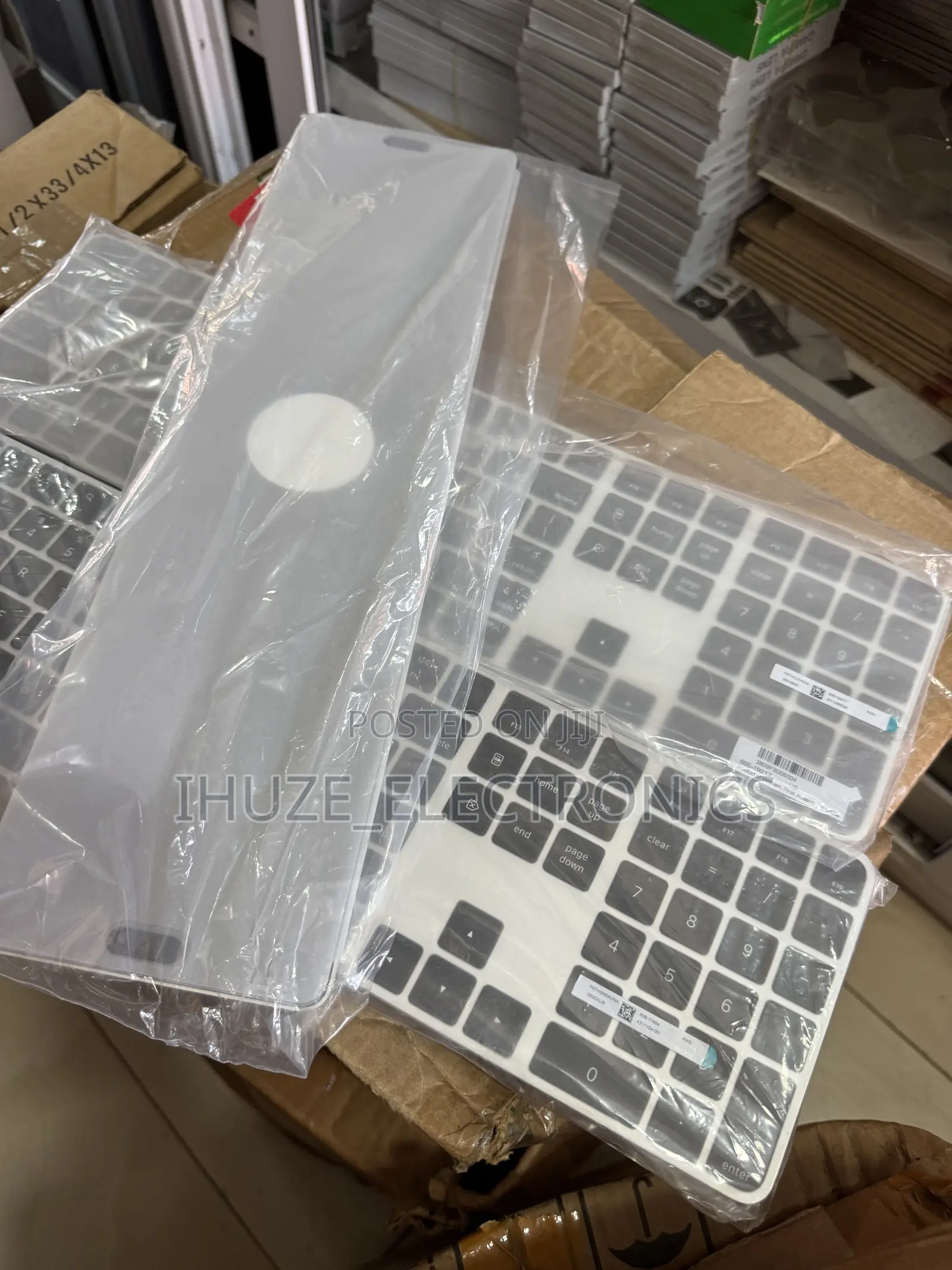 Latest Magic Keyboard (Touch ID/Numeric Keypad) - USB-C BLACK KEYS