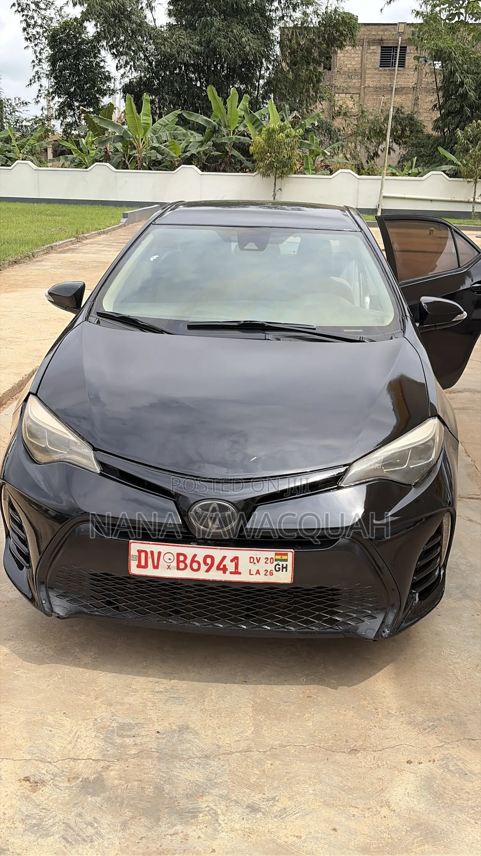 Toyota Corolla LE (1.8L 4cyl 2A) 2018 Black