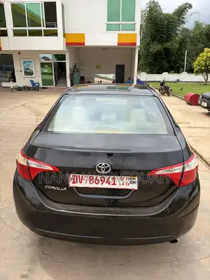 Toyota Corolla LE (1.8L 4cyl 2A) 2018 Black