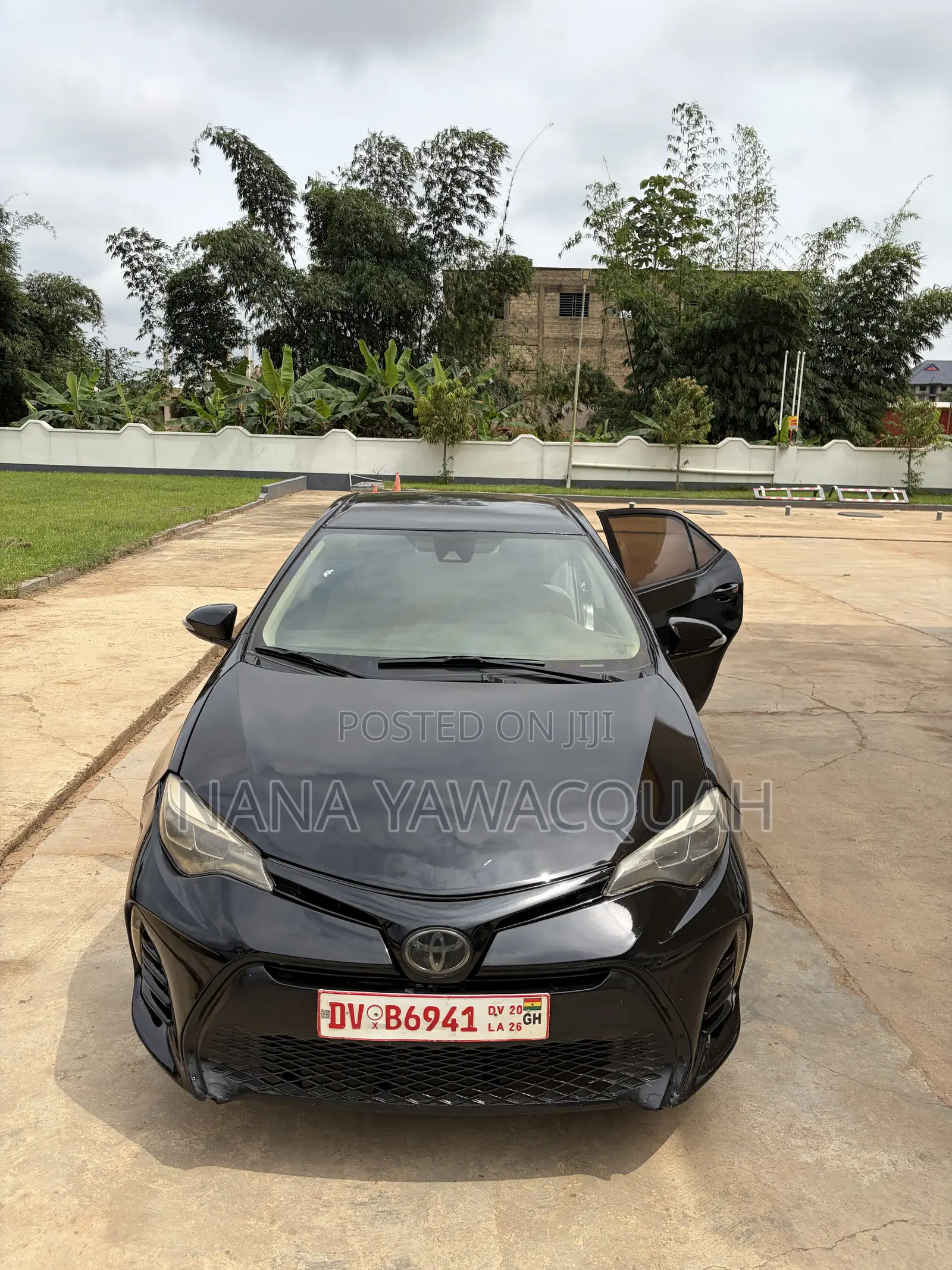 Toyota Corolla LE (1.8L 4cyl 2A) 2018 Black