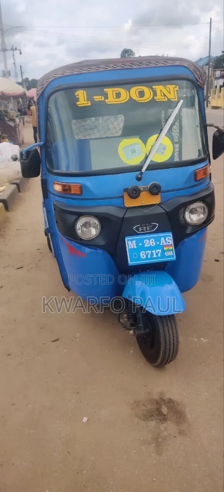 Bajaj RE 2025 Red