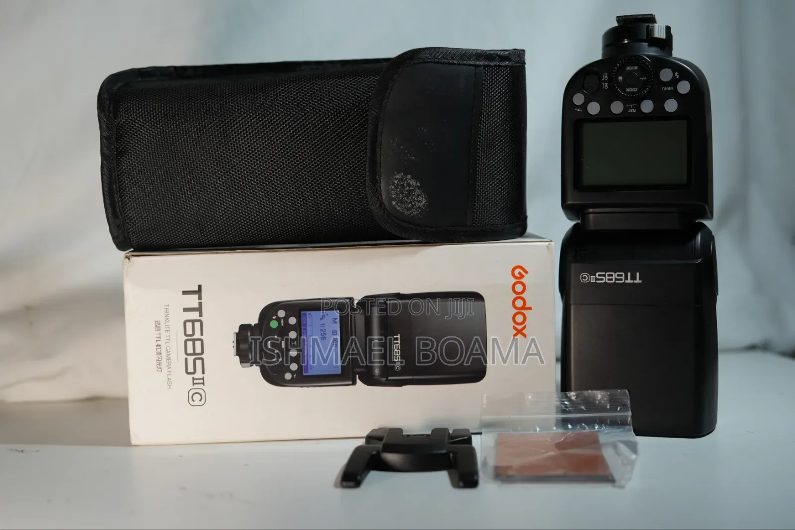 Canon Ef 24 -105mm Is Usm Lens + a Godox TT685II