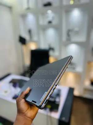 Laptop Lenovo Yoga 7i 16GB Intel Core Ultra 5 SSD 512GB