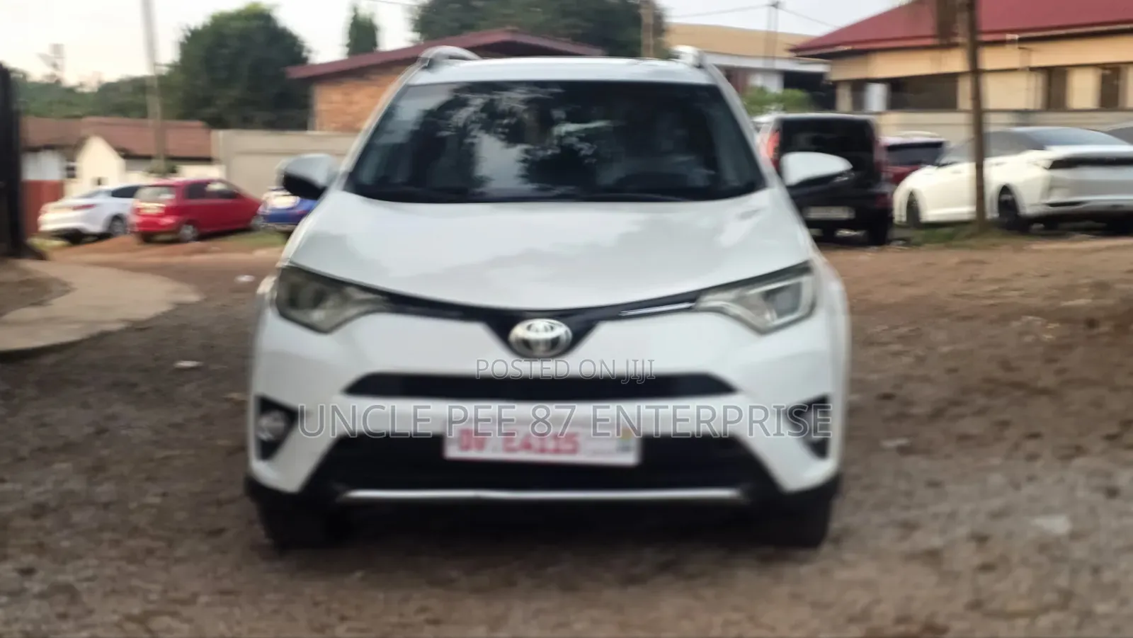 Toyota RAV4 XLE 4dr SUV (2.5L 4cyl 6A) 2018 White