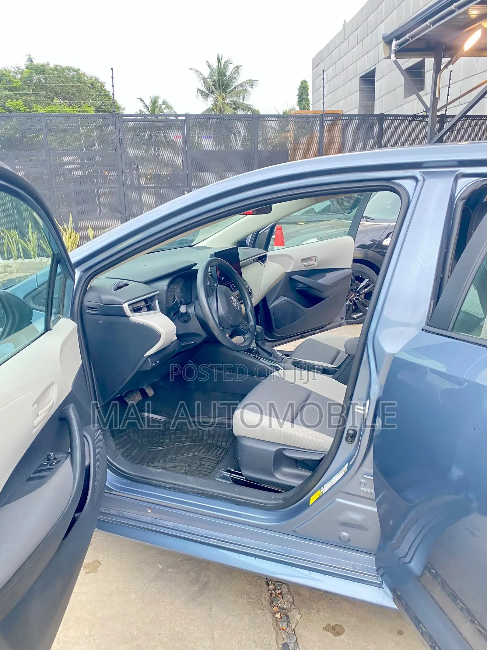 Toyota Corolla LE 2024 Gray