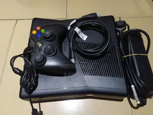 XBOX 360 Slim With 20 Games