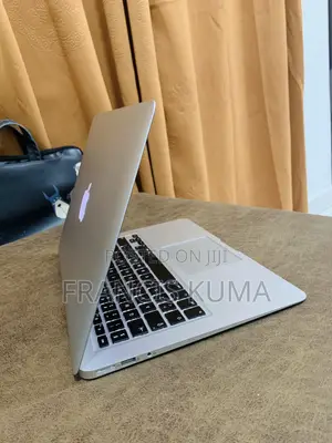 Laptop Apple MacBook Pro 2017 8GB Intel Core i5 SSD 256GB