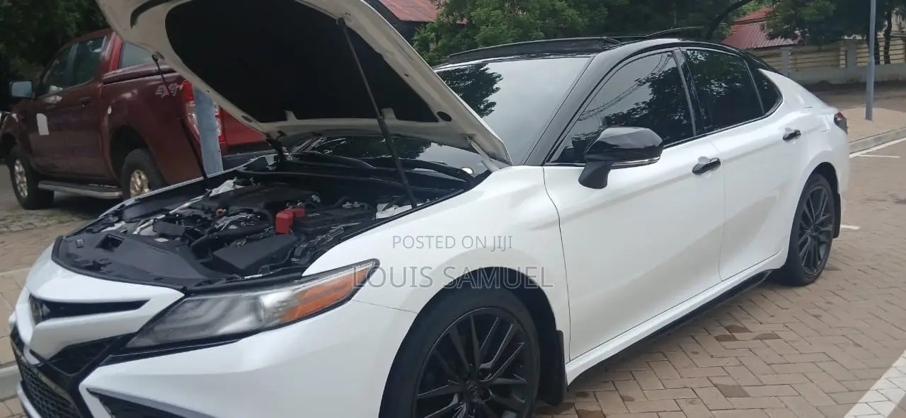 Toyota Camry 2020 White