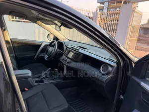 Toyota RAV4 LE AWD (2.5L 4cyl 6A) 2017 Black